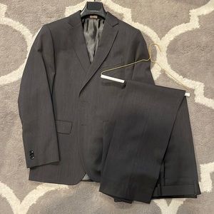Banana Republic Men’s Suit - Like New!